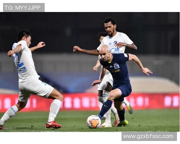 西安篮球队实力引发热议球迷对球队表现的不同看法与争论